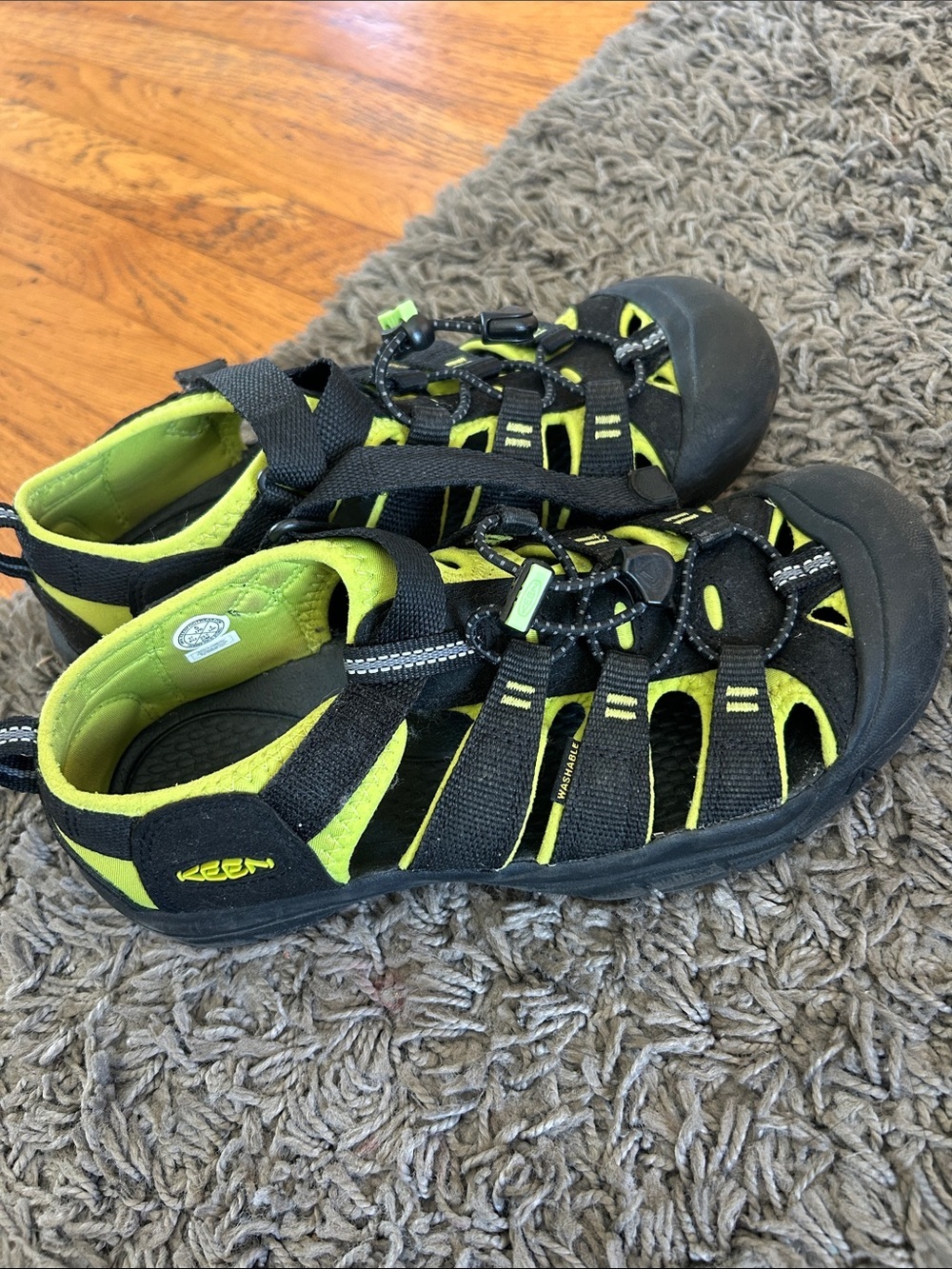 Keen Kids Black and Lime Closed-Toe Sport Sandals Size 5